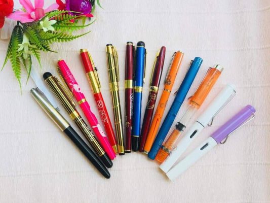 cac-loai-but-may-viet-dep