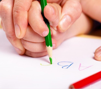 cach-cam-but-viet-chu-dep