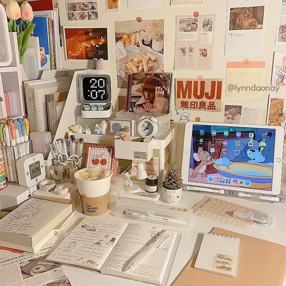 Đồ trang trí bàn học đẹp, gọn gàng và tiện dụng 2025 1 đồ trang trí bàn học